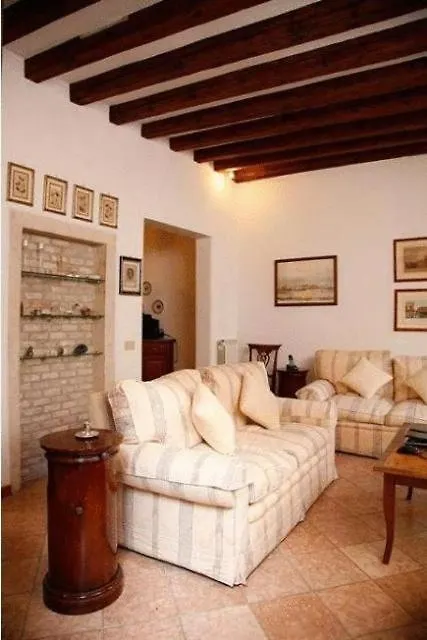 Venice Salute Apartments