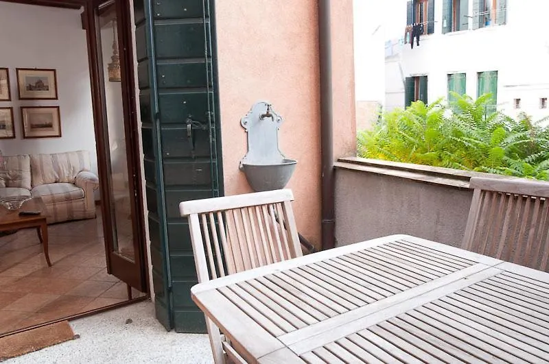 Venice Salute Apartments